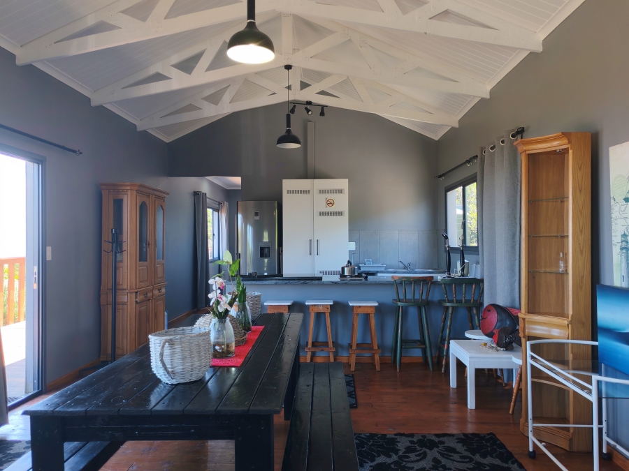 2 Bedroom Property for Sale in Beachview Eastern Cape